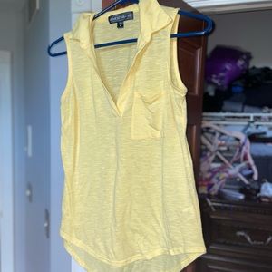 Almost famous size small yellow collared tank